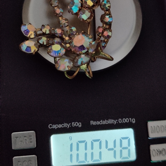 Vintage Austrian Crystals Brooch - Picture 13 of 16